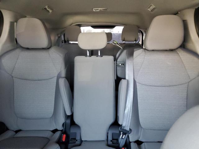 TOYOTA SIENNA LE 2023