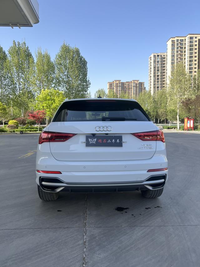 AUDI Q3 40 2021