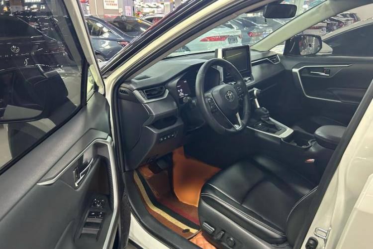 TOYOTA RAV4 2020
