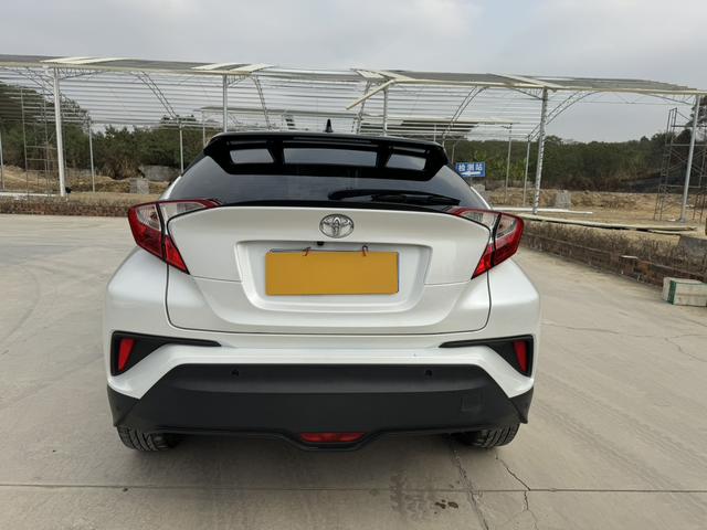 TOYOTA C-HR 2021