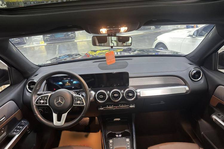 MERCEDES-BENZ GLB 180 2020