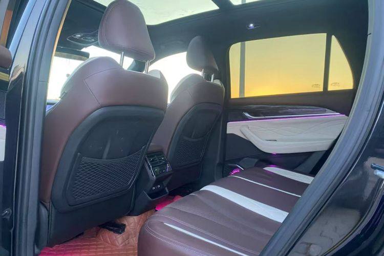 Geely Monjaro 2021