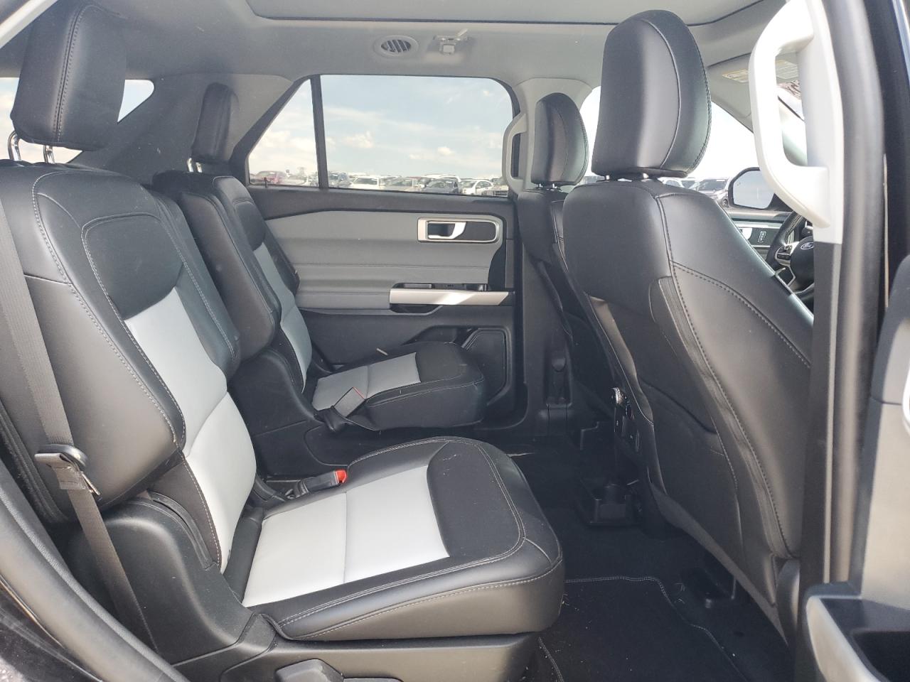 FORD EXPLORER XLT 2023