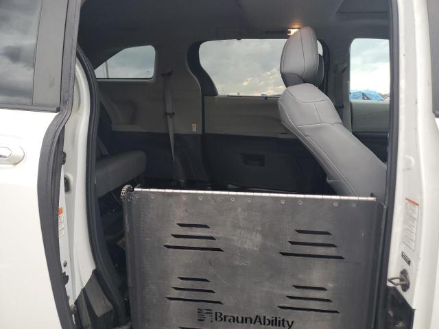 TOYOTA SIENNA XLE 2022