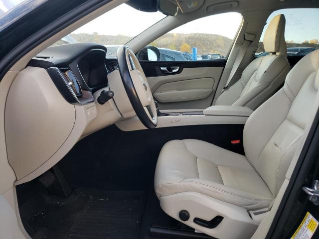 VOLVO XC60 T6 MOMENTUM 2021