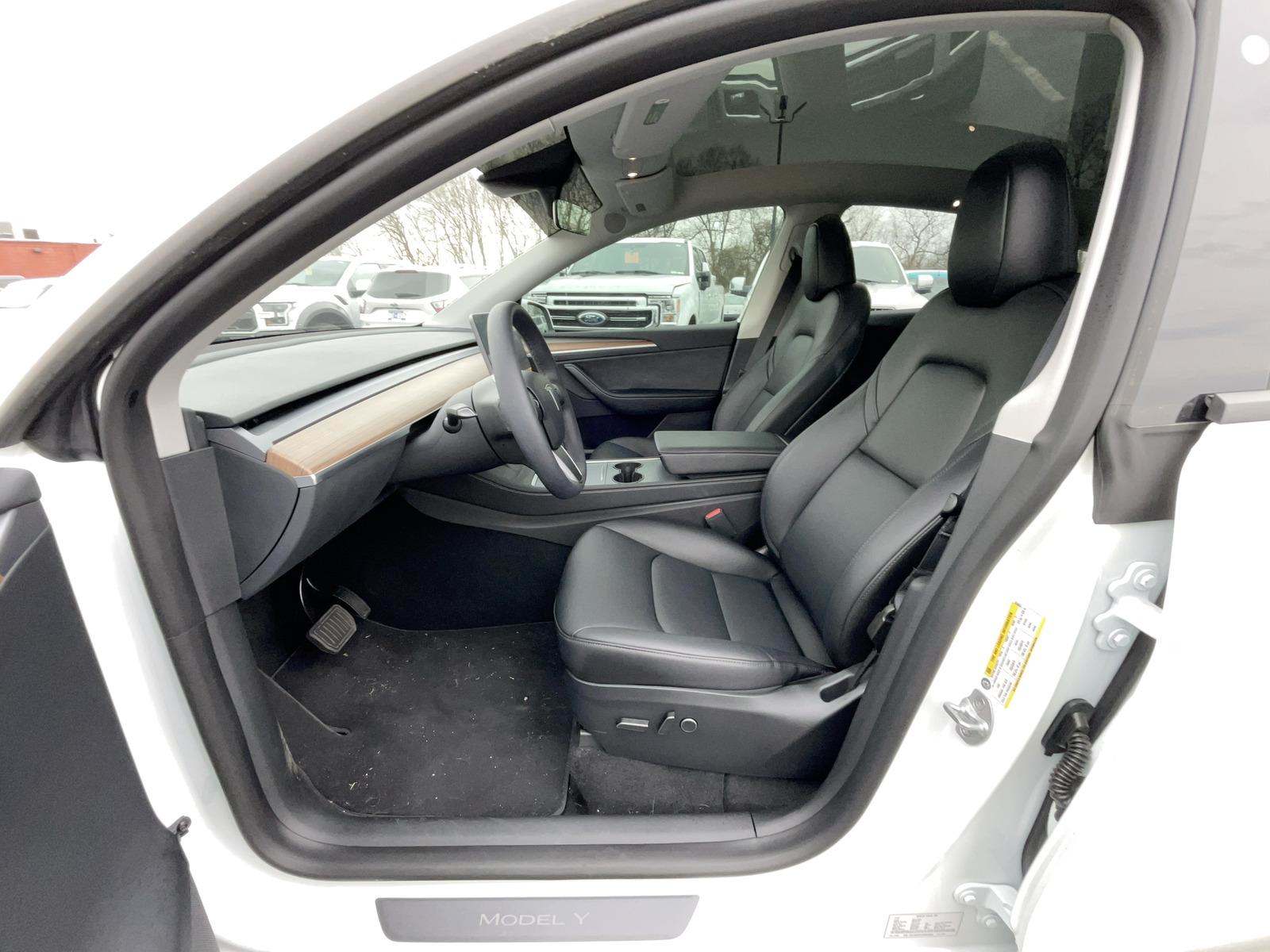 Tesla Model Y 4D SUV LONG RANGE 2023
