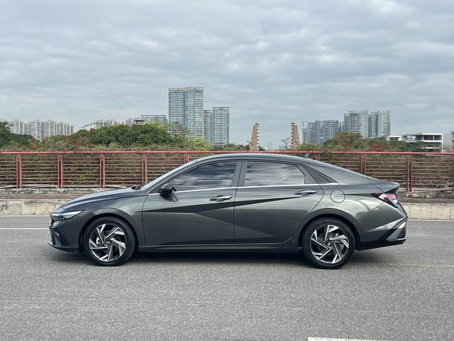 HYUNDAI ELANTRA 2023