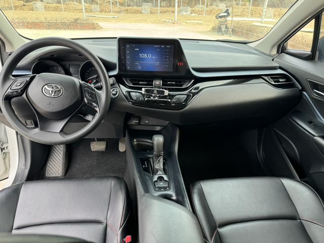 TOYOTA C-HR 2021