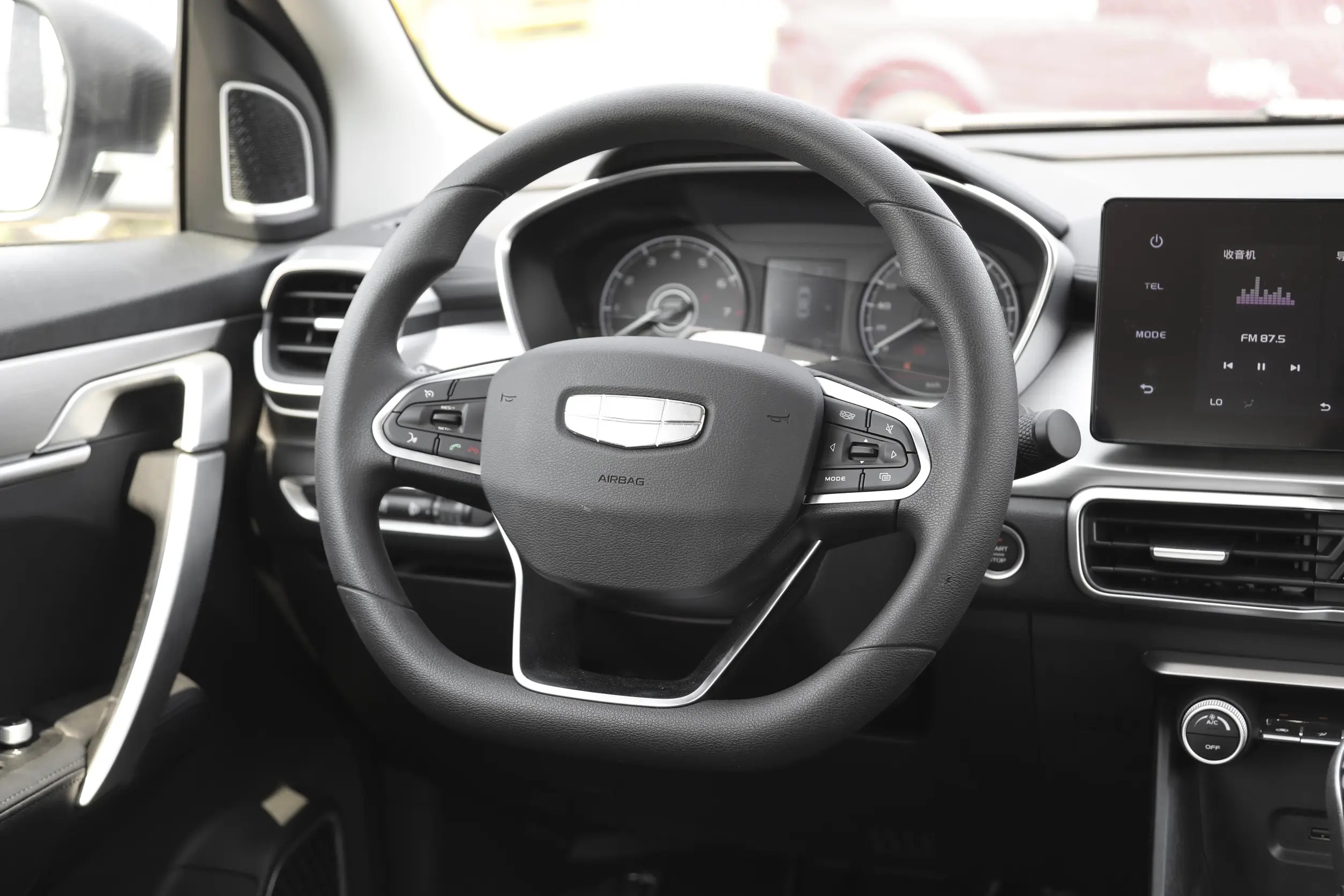 Geely Coolray Binyue 2025
