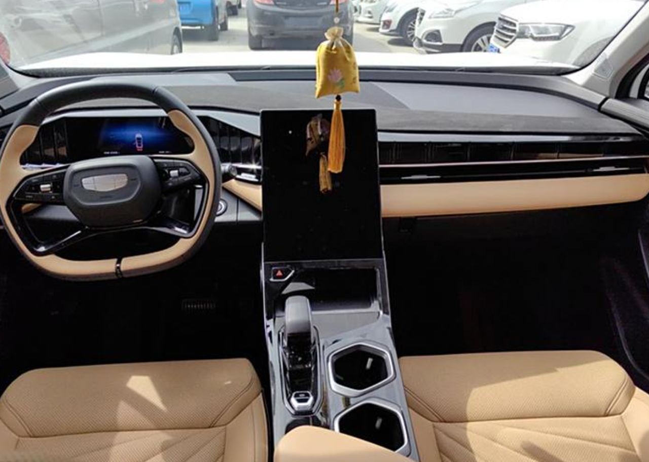 GEELY BOYUE L 2023
