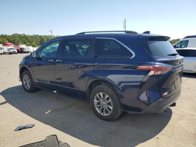 TOYOTA SIENNA XLE 2021