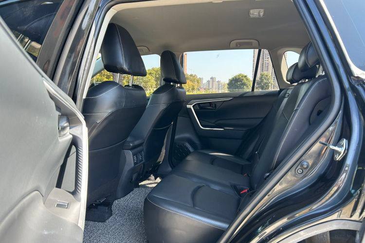 TOYOTA RAV4 2021