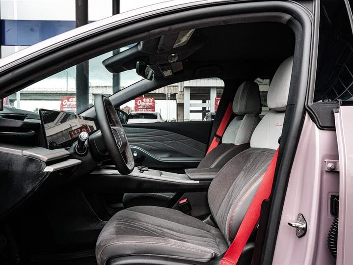 Geely Galaxy E8 2024