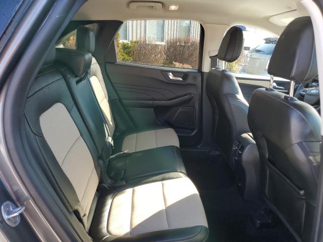FORD ESCAPE TITANIUM 2022