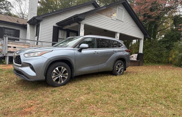 TOYOTA HIGHLANDER XLE 2020
