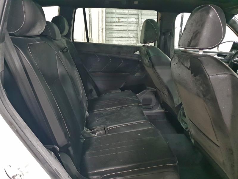 VOLKSWAGEN TIGUAN SE R-LINE BLACK 2021