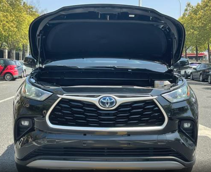 TOYOTA HIGHLANDER HYBRID Luxury Edition 2022