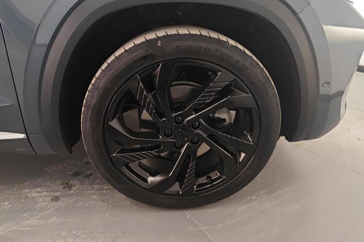 Geely Monjaro 2021