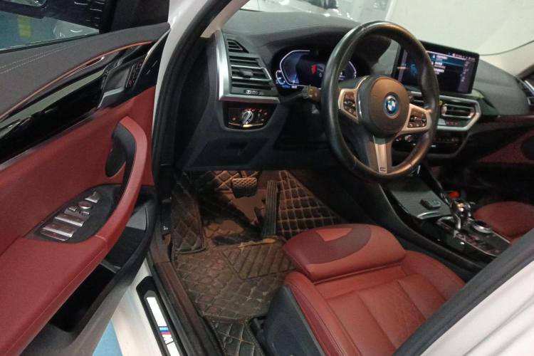 BMW iX3	2022