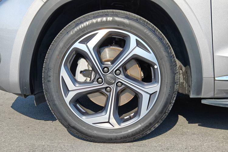Geely Monjaro 2021