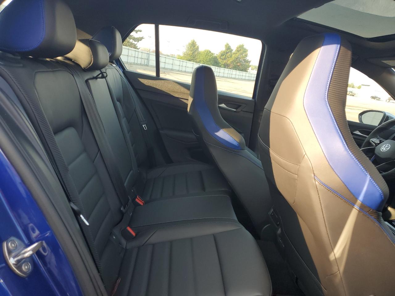 VOLKSWAGEN GOLF R 2024