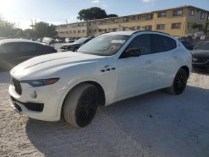 MASERATI LEVANTE BASE 2021