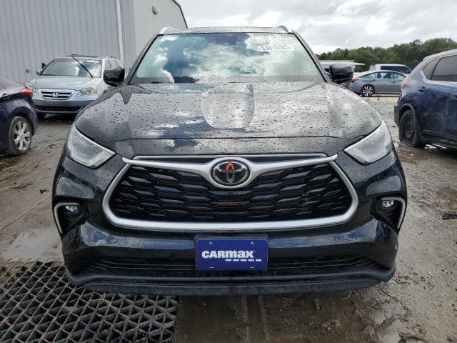 TOYOTA HIGHLANDER XLE 2022