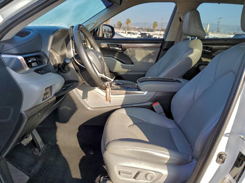 TOYOTA HIGHLANDER LIMITED 2022