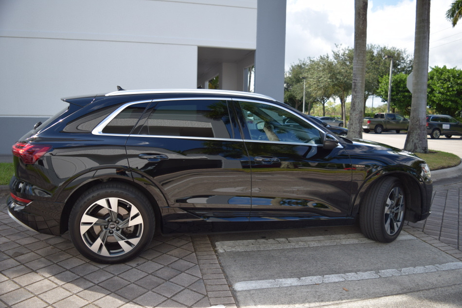 Audi e-tron Premium 2022