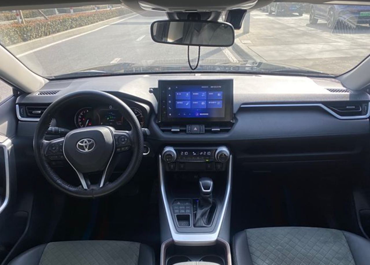 TOYOTA RAV4 2022