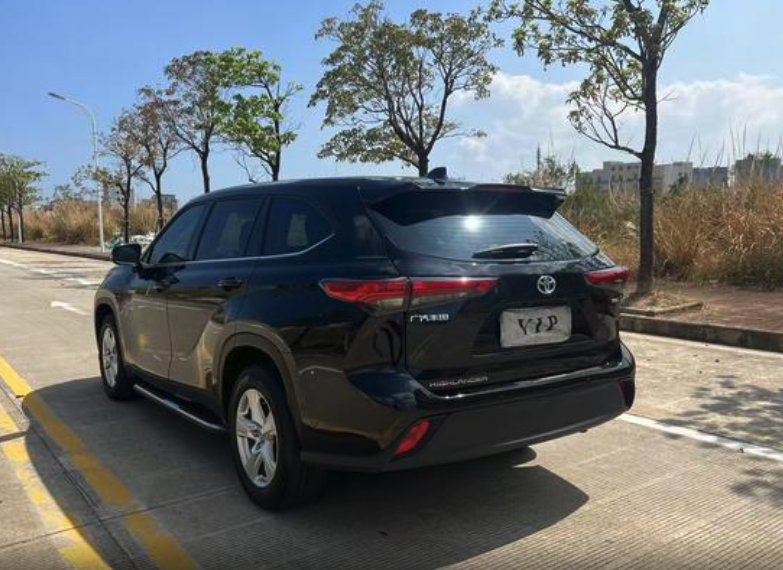 TOYOTA HIGHLANDER HYBRID Elite Edition 2022