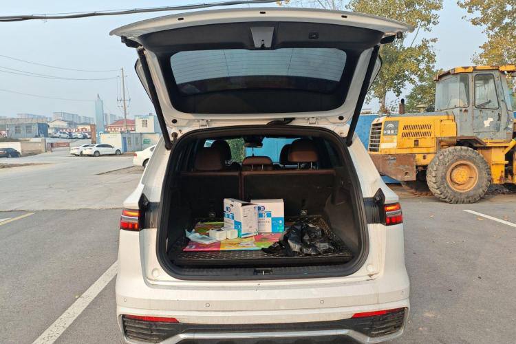 Geely Monjaro 2021