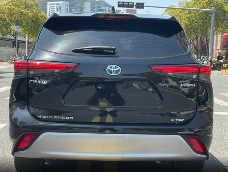 TOYOTA HIGHLANDER HYBRID Luxury Edition 2022