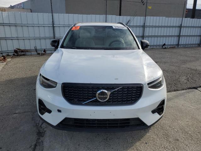VOLVO XC40 ULTIMATE 2024