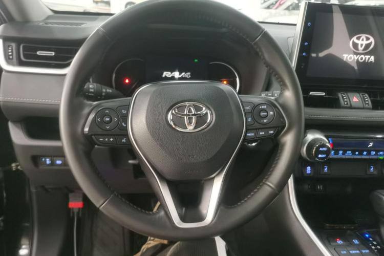 TOYOTA RAV4 2022