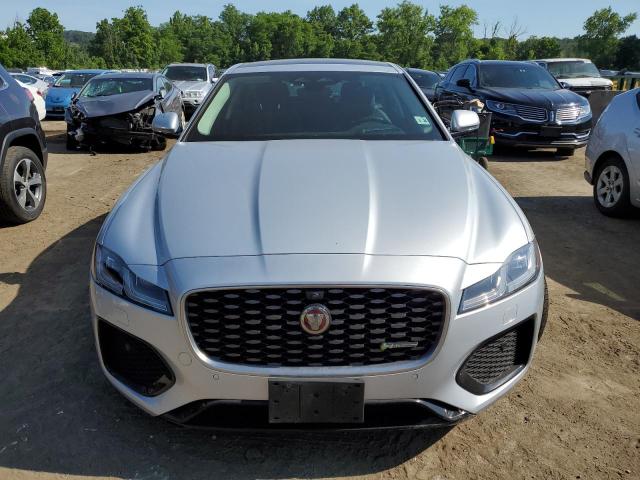 JAGUAR XF R-DYNAMIC SE 2021