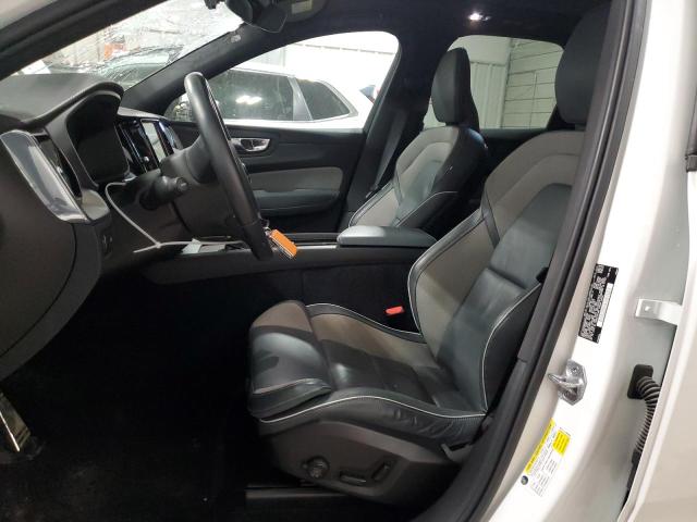 VOLVO XC60 T5 R-DESIGN 2021