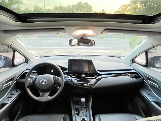 TOYOTA C-HR 2021