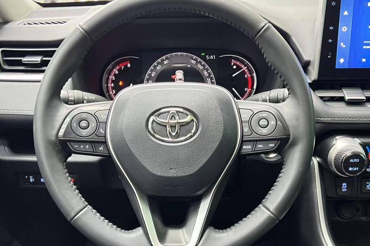 TOYOTA RAV4 2021