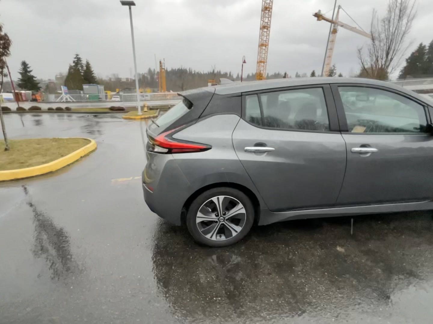 Nissan LEAF SV 2020