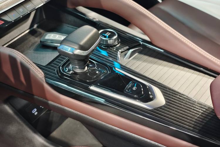 Geely Monjaro 2021