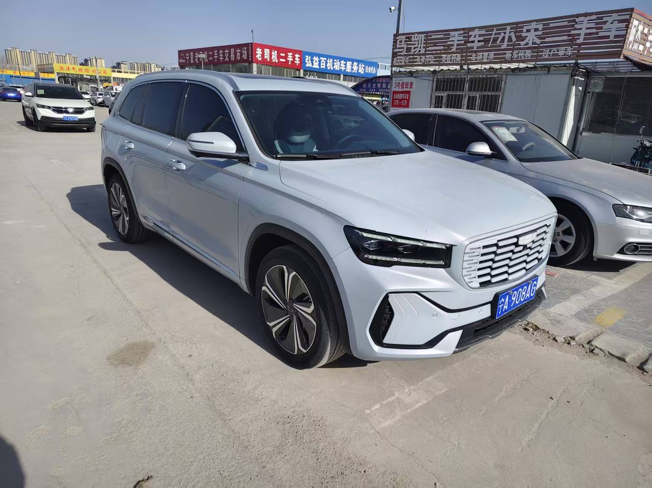 Geely Monjaro HI-F 2022