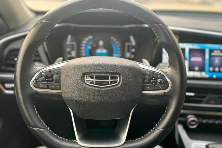 Geely Tugella 2020