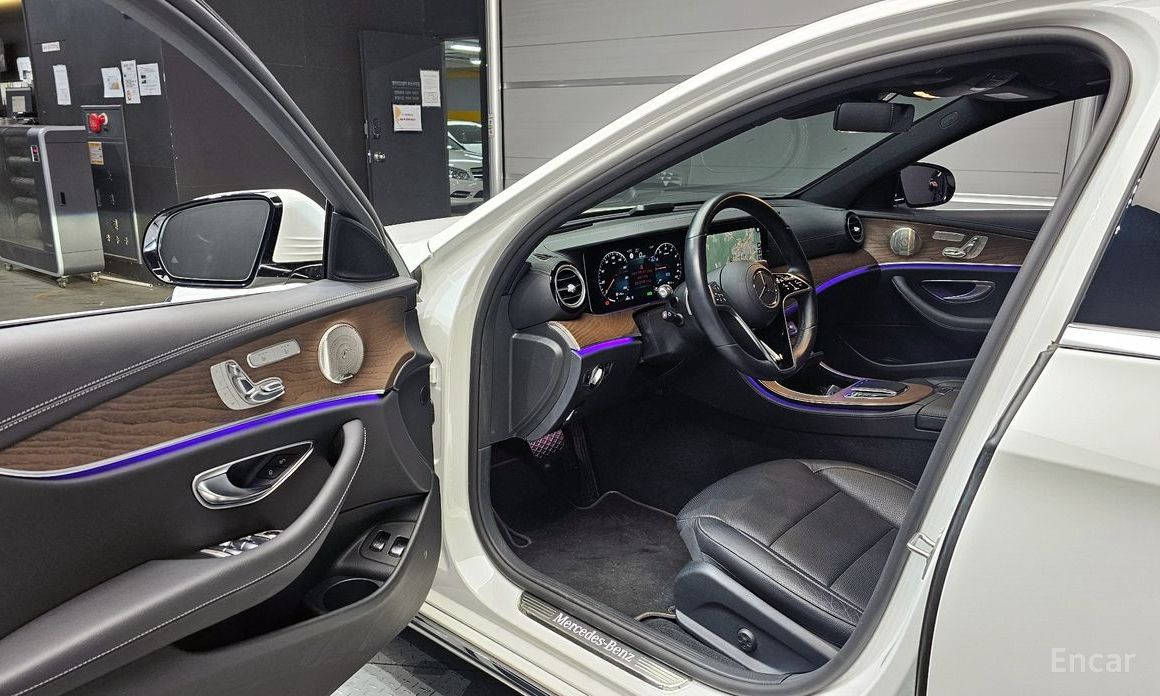 2021 Mercedes-Benz E-Класс V (W213, S213, C238) Рестайлинг E300e 4MATIC Exclusive с пробегом 40 270 км