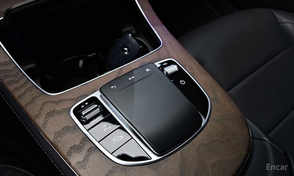 2021 Mercedes-Benz E-Класс V (W213, S213, C238) Рестайлинг E300e 4MATIC Exclusive с пробегом 40 270 км