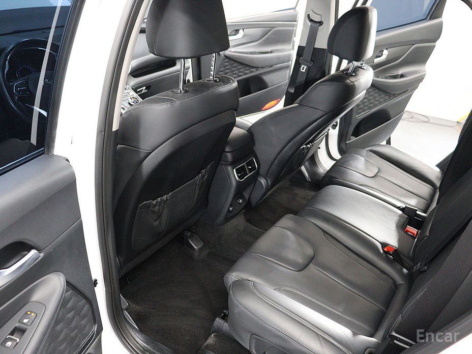 2021 Hyundai Santa Fe IV Рестайлинг Diesel 2.2 4WD Premium с пробегом 67 468 км