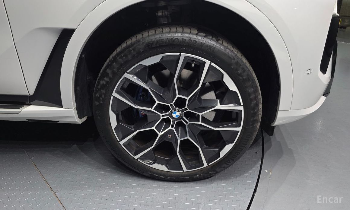 2023 BMW X7 I (G07) Рестайлинг xDrive 40i M Sport 6STR с пробегом 22 253 км