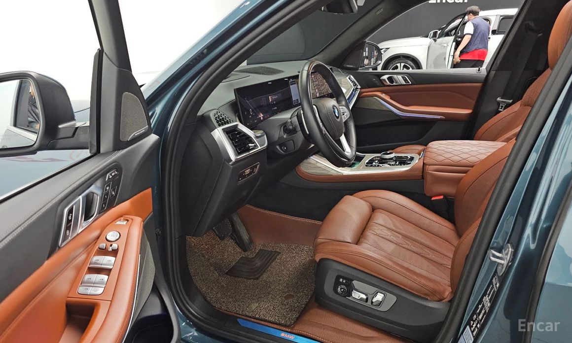 2023 BMW X7 I (G07) Рестайлинг xDrive 40i Design Pure Excellence 6-Seater с пробегом 21 191 км