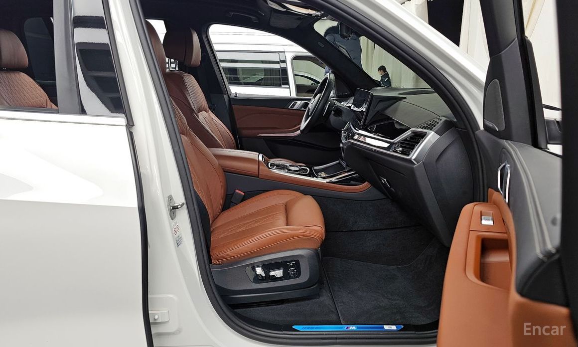2023 BMW X7 I (G07) Рестайлинг xDrive 40i M Sport 6STR с пробегом 22 943 км