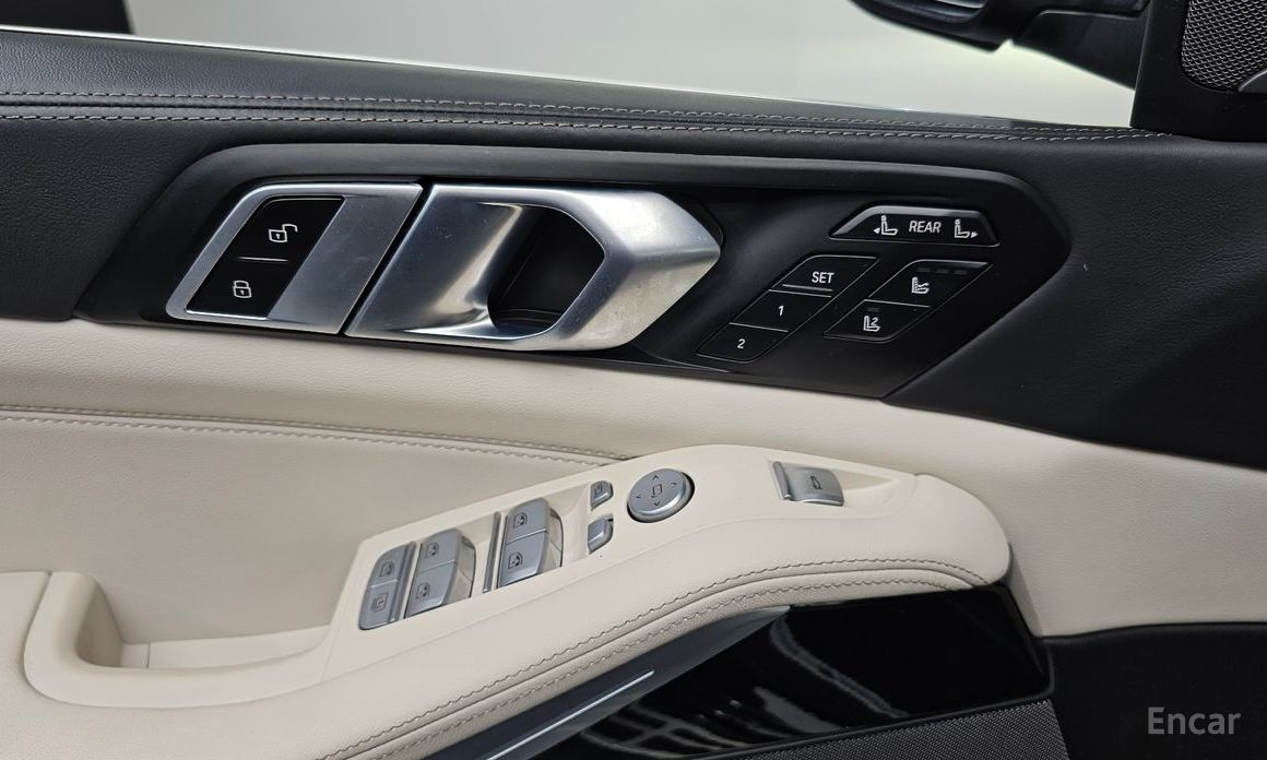 2023 BMW X7 I (G07) Рестайлинг xDrive 40i M Sport 7STR с пробегом 29 092 км